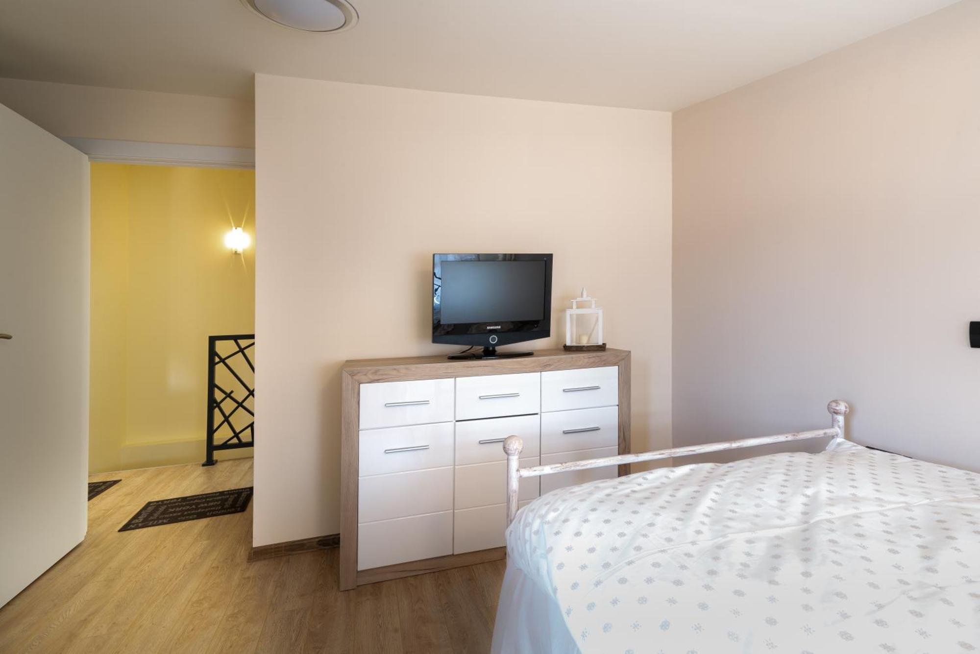 Central Point Valjevo Exterior photo