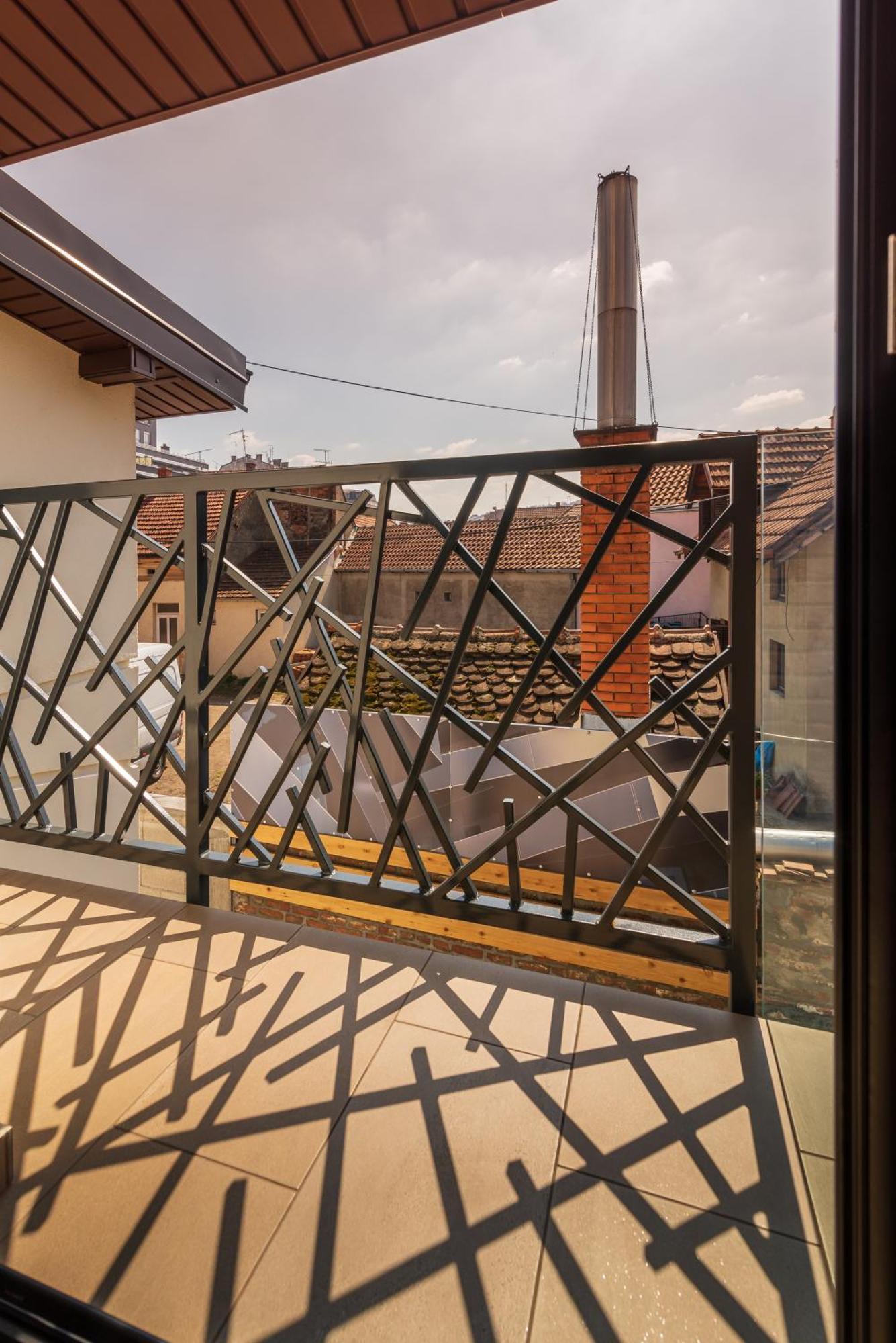 Central Point Valjevo Exterior photo
